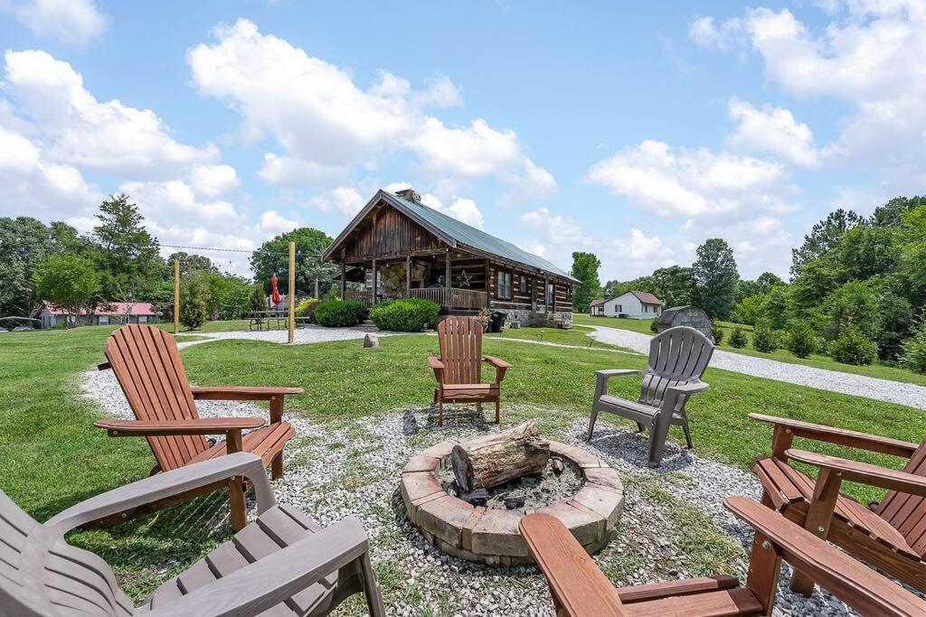 Rustic Cabin, Dock, Firepit, Kayaks & Games Winchester Esterno foto