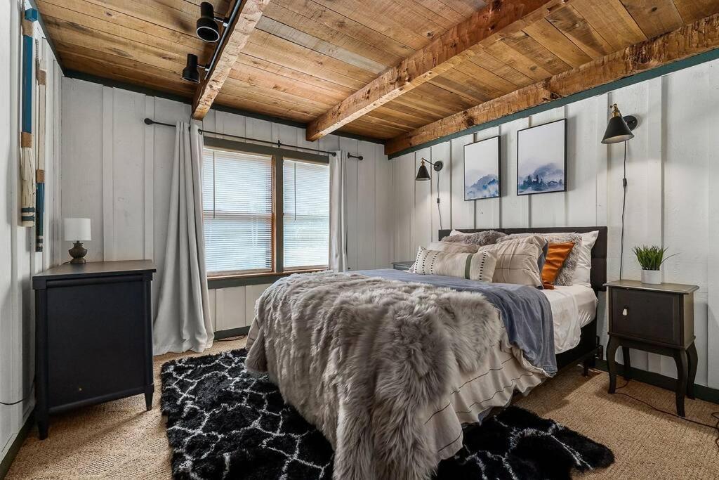 Rustic Cabin, Dock, Firepit, Kayaks & Games Winchester Esterno foto