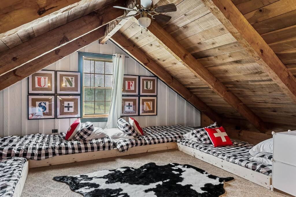 Rustic Cabin, Dock, Firepit, Kayaks & Games Winchester Esterno foto