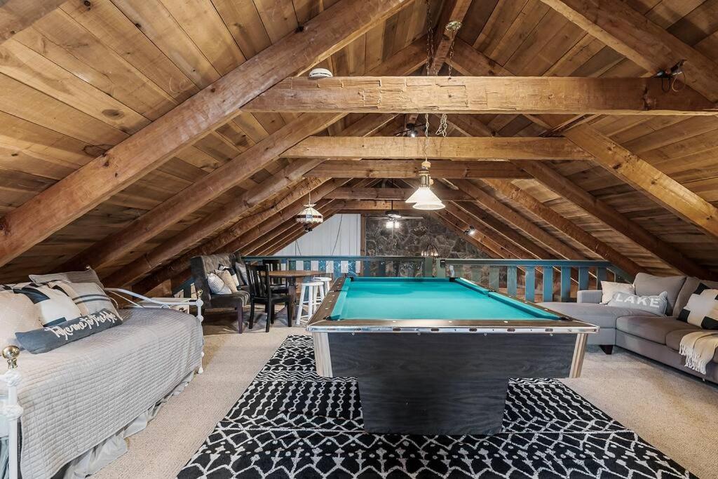 Rustic Cabin, Dock, Firepit, Kayaks & Games Winchester Esterno foto