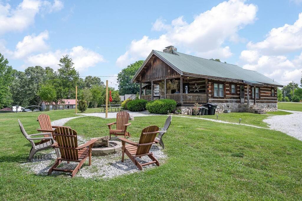 Rustic Cabin, Dock, Firepit, Kayaks & Games Winchester Esterno foto