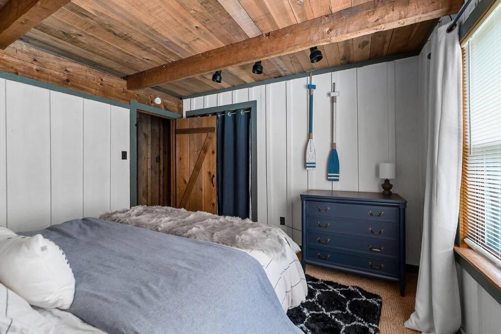 Rustic Cabin, Dock, Firepit, Kayaks & Games Winchester Esterno foto